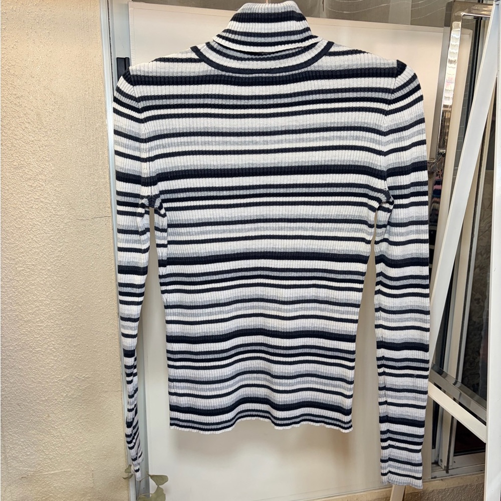 Vintage Gap Women’s Y2K Turtleneck Stripe Top 2002 Long Sleeve Size Medium - Picture 2 of 5